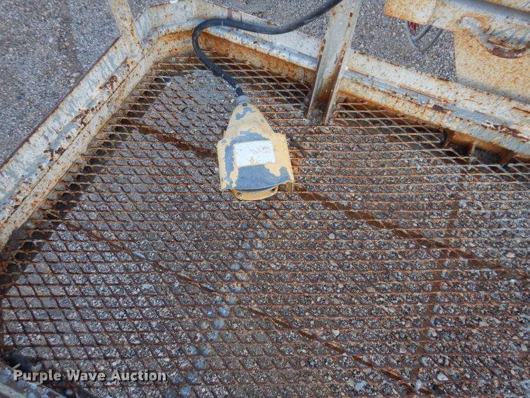 image for item IQ9671 1996 Snorkel TB-A60RDZ  boom lift