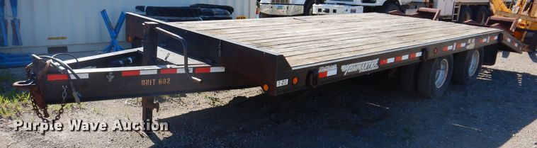 image for item IQ9672 2005 Towmaster T-20  equipment trailer