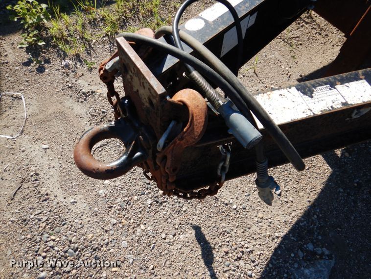 image for item IQ9672 2005 Towmaster T-20  equipment trailer