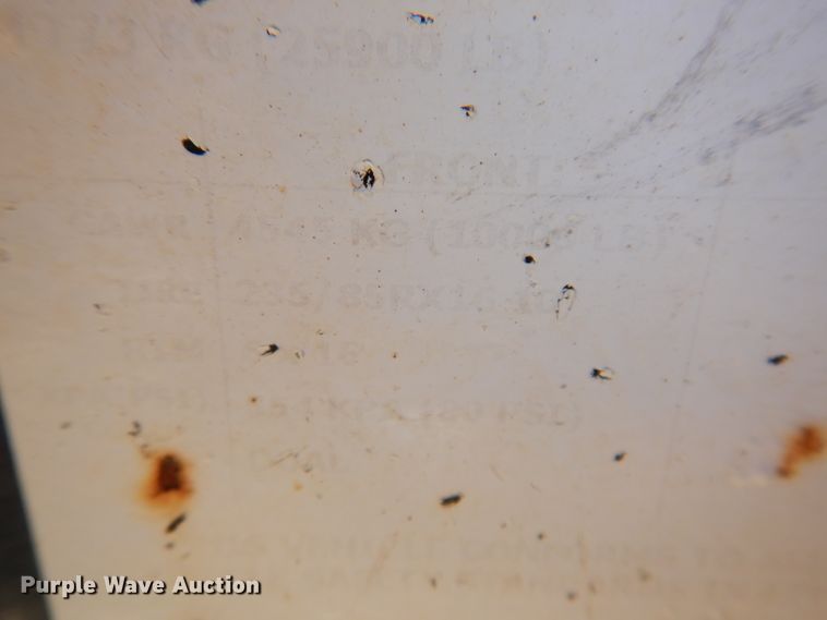 image for item IQ9672 2005 Towmaster T-20  equipment trailer