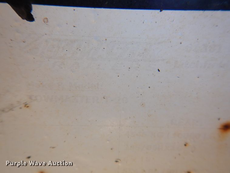 image for item IQ9672 2005 Towmaster T-20  equipment trailer