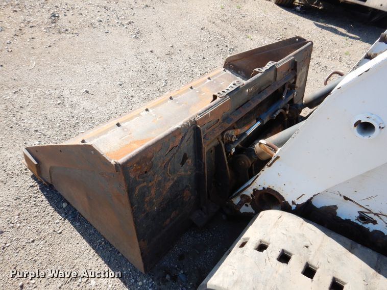 image for item IQ9675 2007 Bobcat T300  tracked skid steer loader