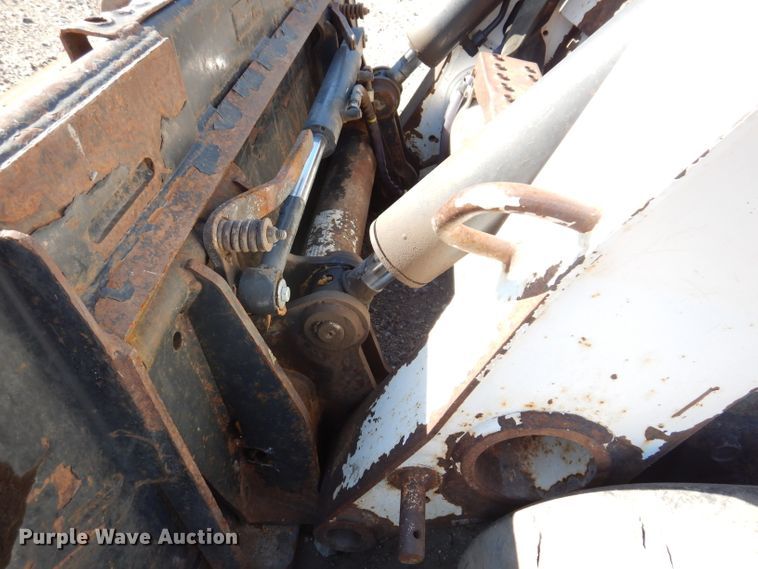 image for item IQ9675 2007 Bobcat T300  tracked skid steer loader