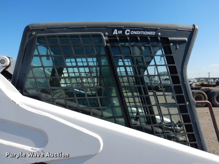 image for item IQ9675 2007 Bobcat T300  tracked skid steer loader