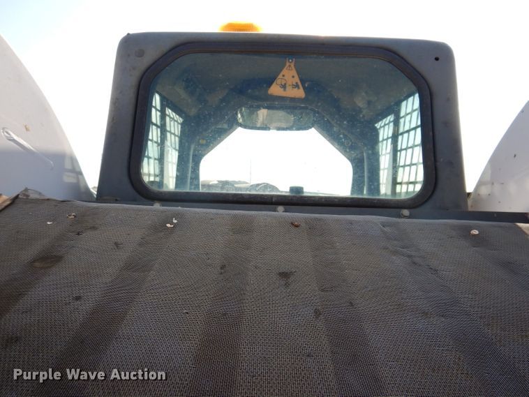 image for item IQ9675 2007 Bobcat T300  tracked skid steer loader