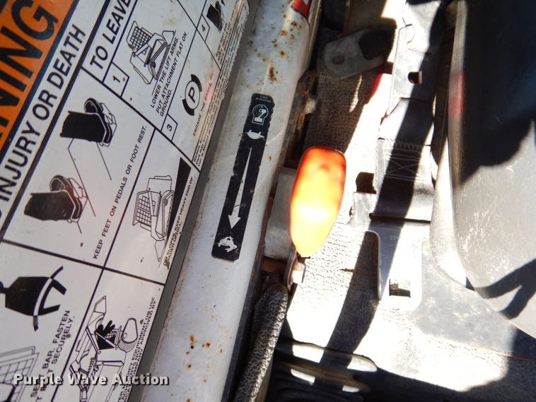 image for item IQ9675 2007 Bobcat T300  tracked skid steer loader