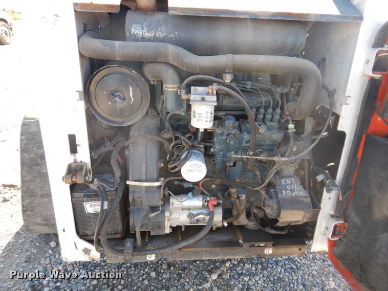 image for item IQ9675 2007 Bobcat T300  tracked skid steer loader