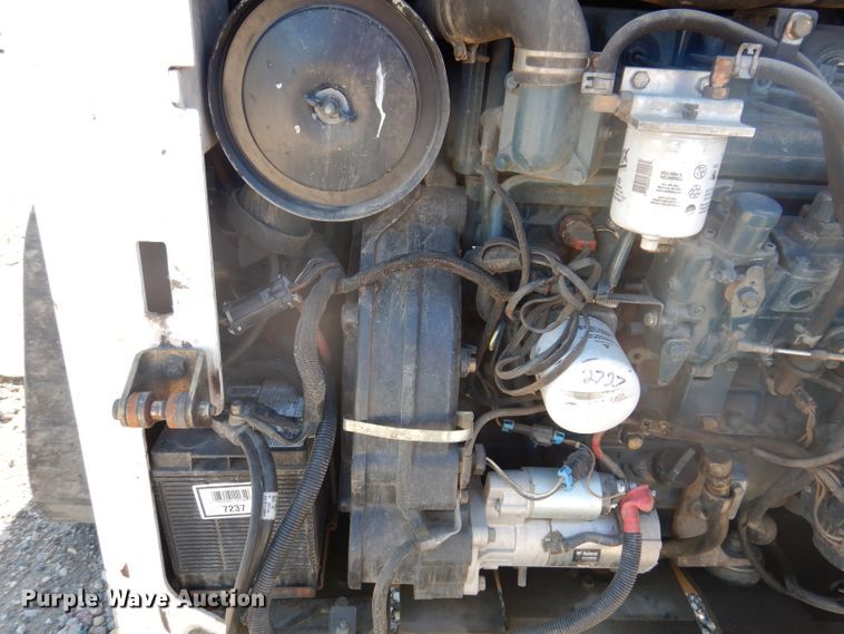 image for item IQ9675 2007 Bobcat T300  tracked skid steer loader