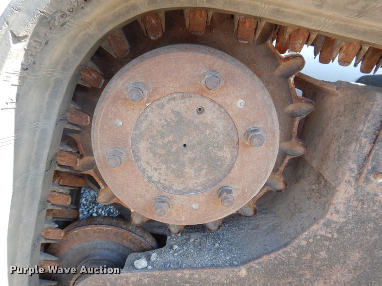 image for item IQ9675 2007 Bobcat T300  tracked skid steer loader