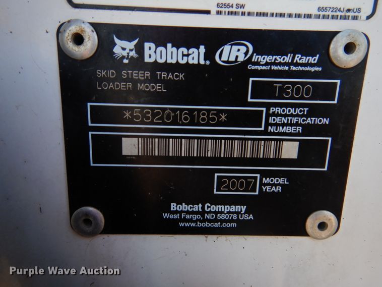image for item IQ9675 2007 Bobcat T300  tracked skid steer loader