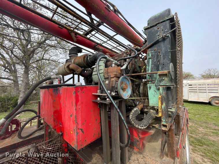 image for item IR9826 1993 WhiteGMC WG  well service rig truck