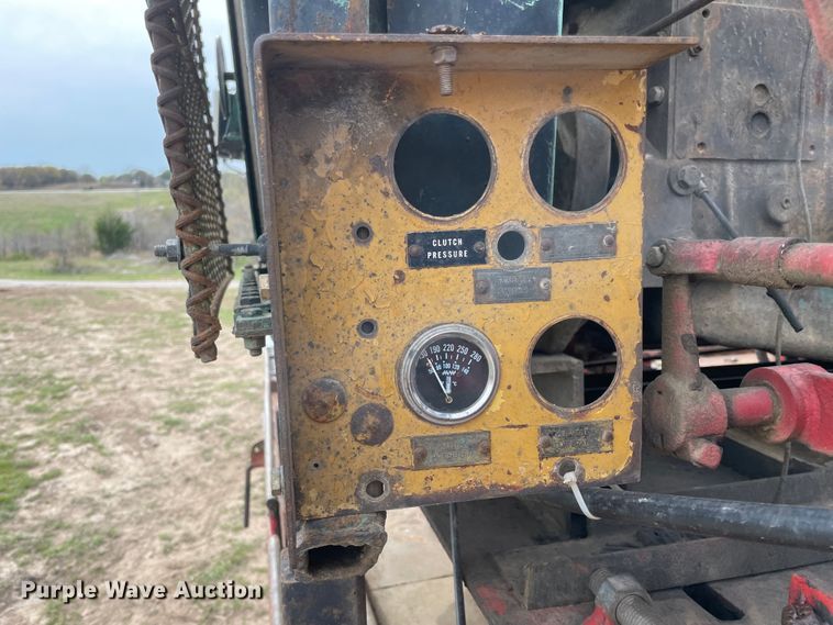 image for item IR9826 1993 WhiteGMC WG  well service rig truck