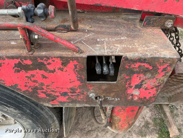 image for item IR9826 1993 WhiteGMC WG  well service rig truck