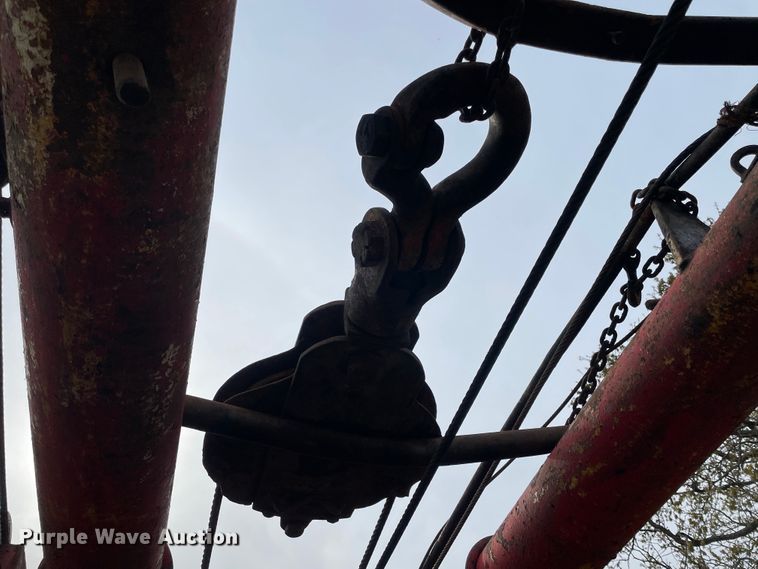 image for item IR9826 1993 WhiteGMC WG  well service rig truck