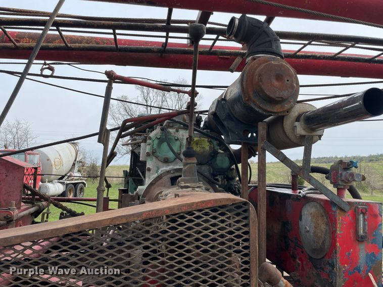 image for item IR9826 1993 WhiteGMC WG  well service rig truck