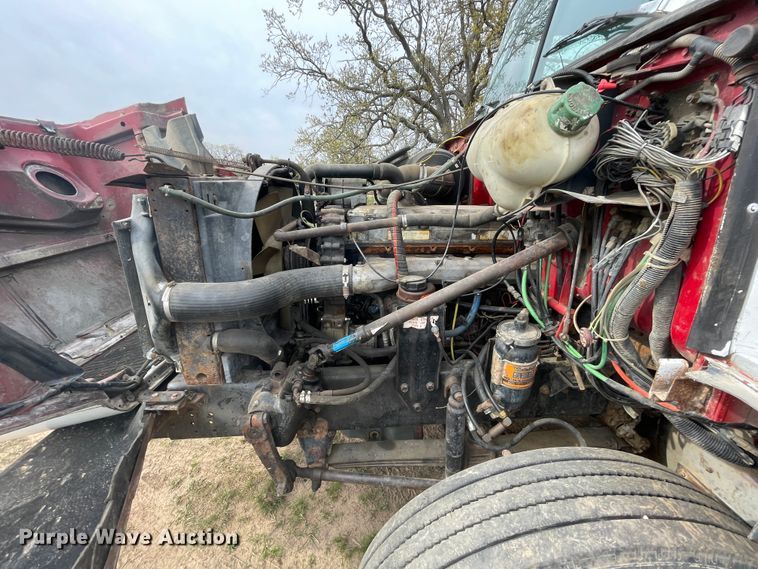 image for item IR9826 1993 WhiteGMC WG  well service rig truck