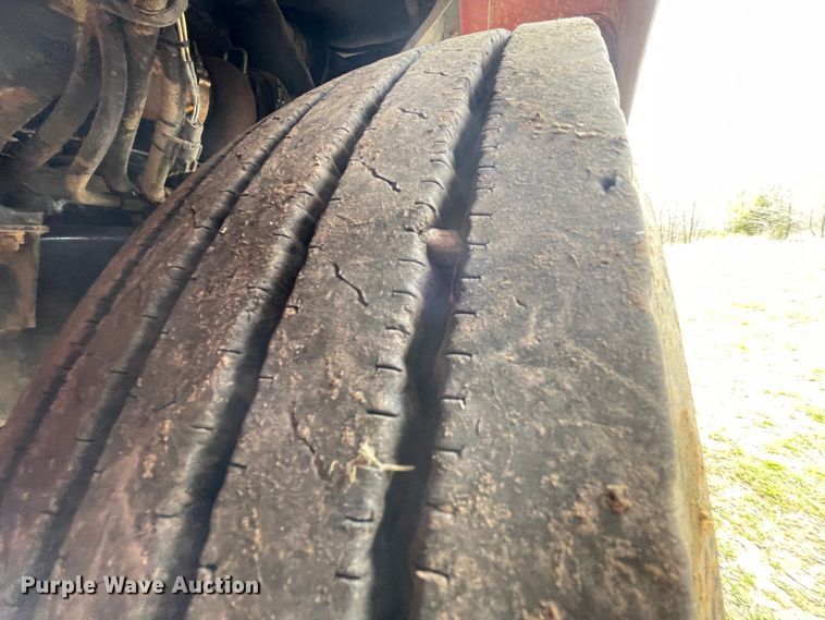 image for item IR9826 1993 WhiteGMC WG  well service rig truck