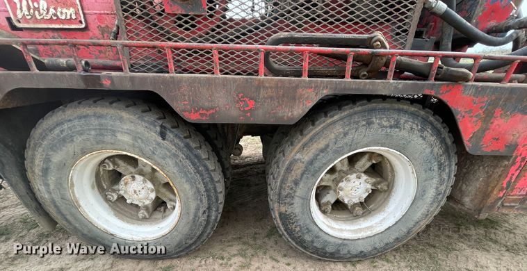 image for item IR9826 1993 WhiteGMC WG  well service rig truck