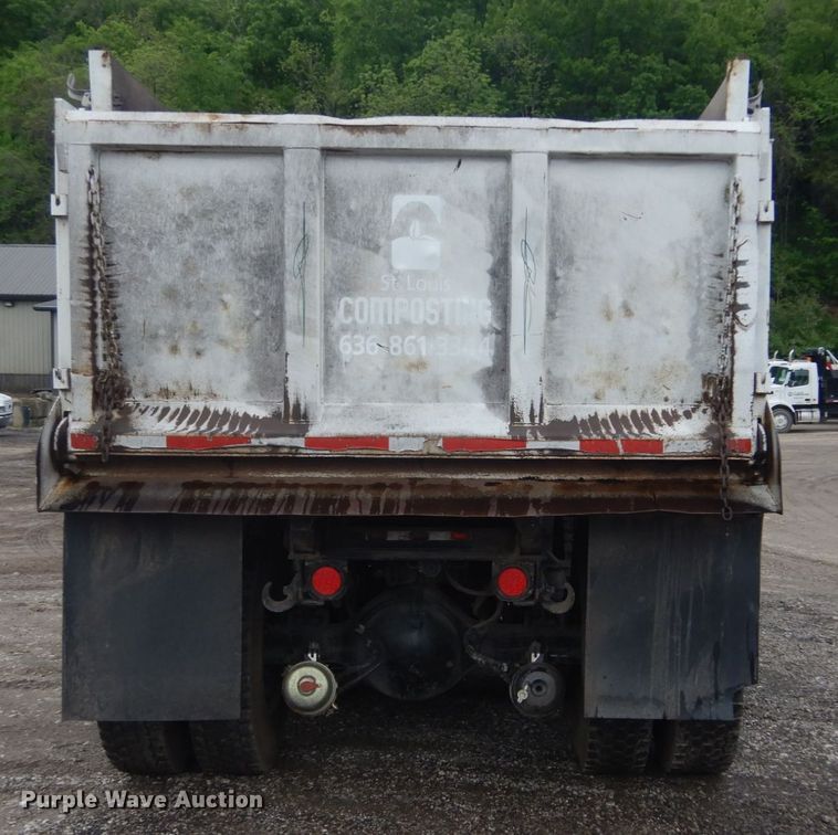 image for item IT9100 2006 Peterbuilt 335  dump truck