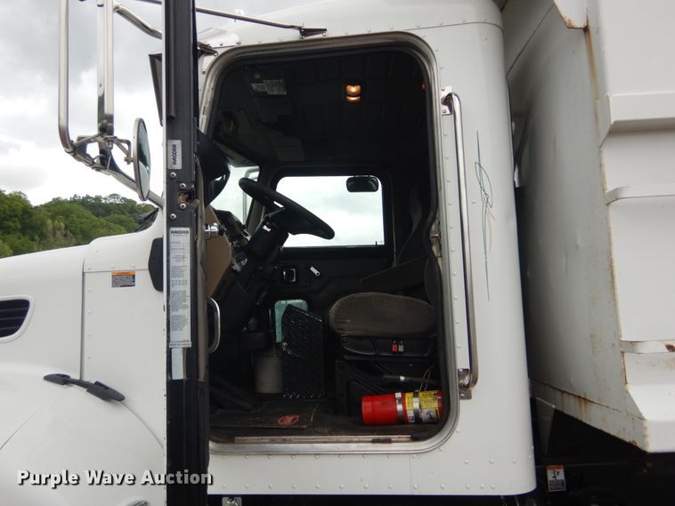 image for item IT9100 2006 Peterbuilt 335  dump truck