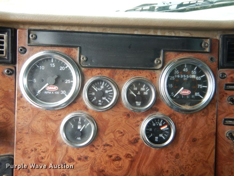 image for item IT9100 2006 Peterbuilt 335  dump truck