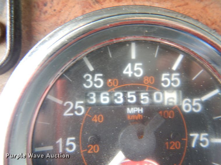 image for item IT9100 2006 Peterbuilt 335  dump truck