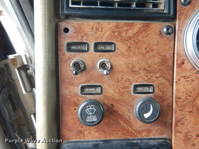 image for item IT9100 2006 Peterbuilt 335  dump truck