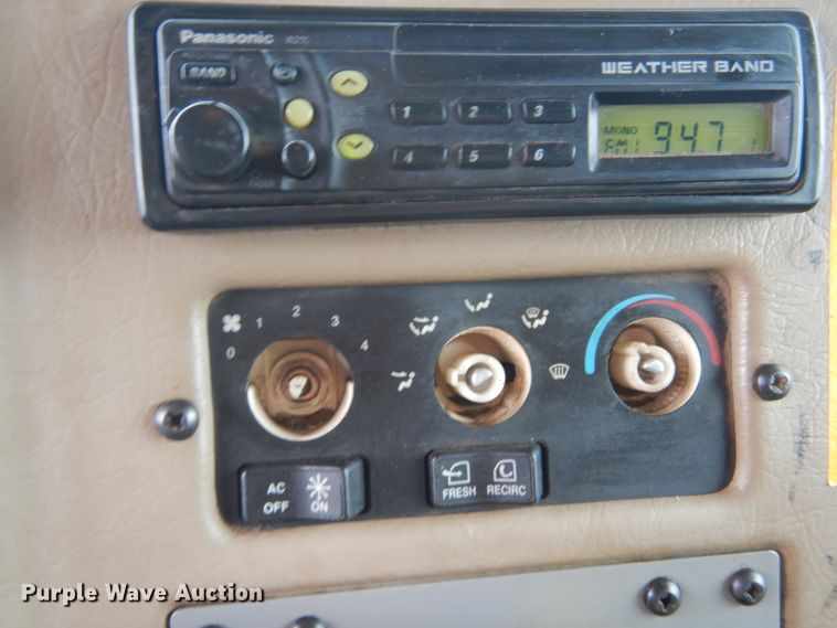 image for item IT9100 2006 Peterbuilt 335  dump truck