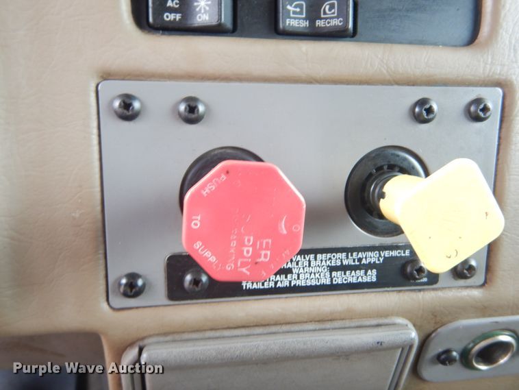 image for item IT9100 2006 Peterbuilt 335  dump truck