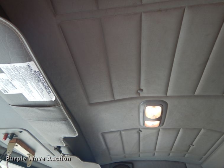 image for item IT9100 2006 Peterbuilt 335  dump truck