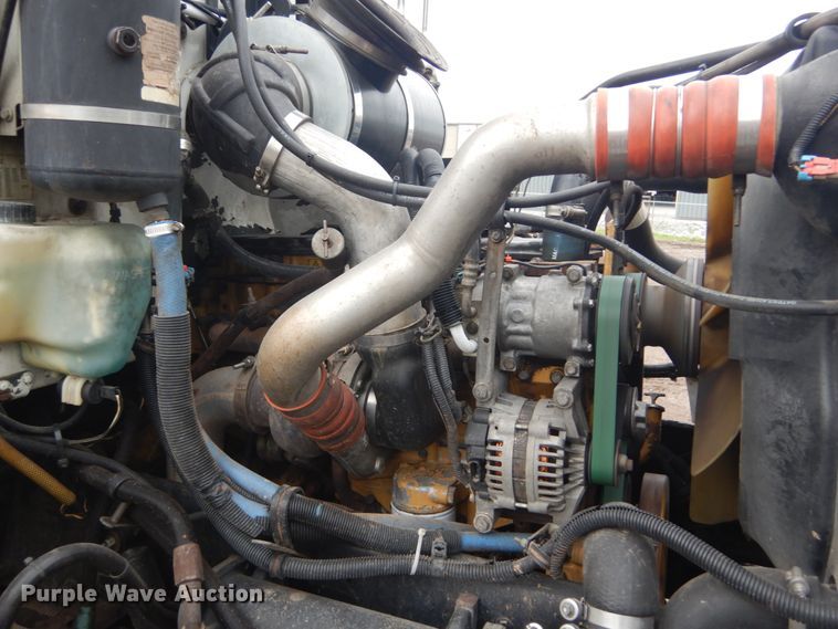 image for item IT9100 2006 Peterbuilt 335  dump truck