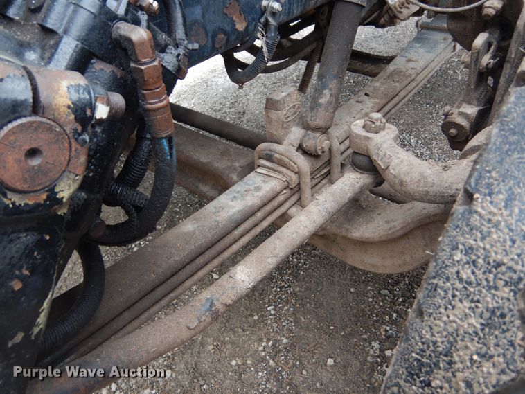 image for item IT9100 2006 Peterbuilt 335  dump truck