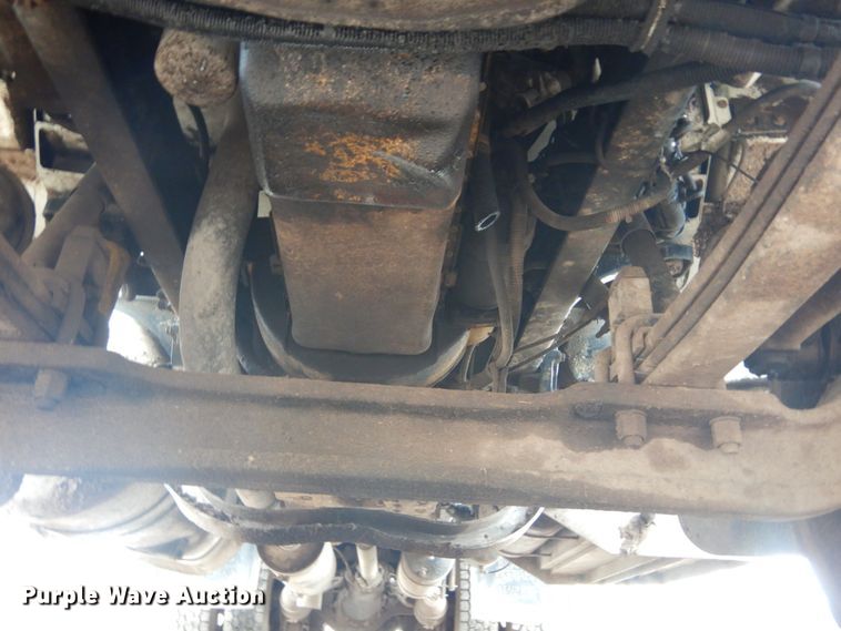 image for item IT9100 2006 Peterbuilt 335  dump truck