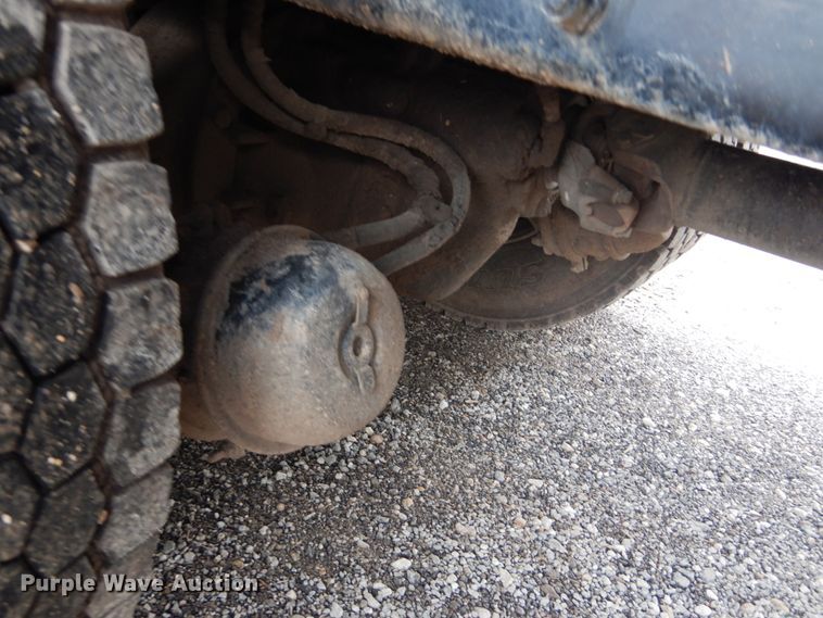 image for item IT9100 2006 Peterbuilt 335  dump truck