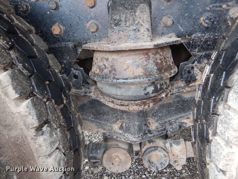 image for item IT9100 2006 Peterbuilt 335  dump truck