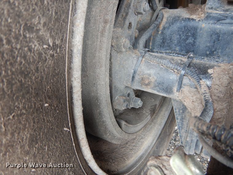 image for item IT9100 2006 Peterbuilt 335  dump truck