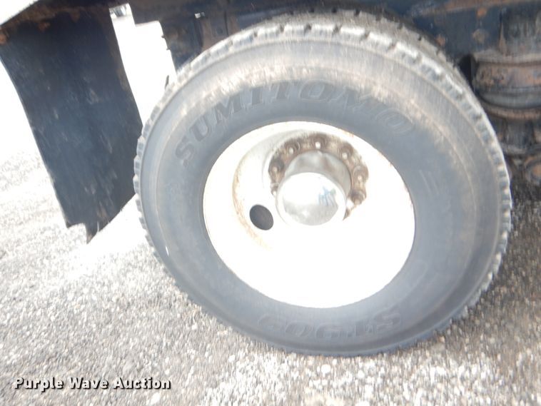 image for item IT9100 2006 Peterbuilt 335  dump truck