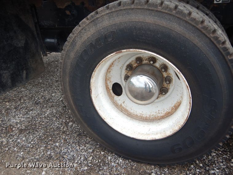 image for item IT9100 2006 Peterbuilt 335  dump truck