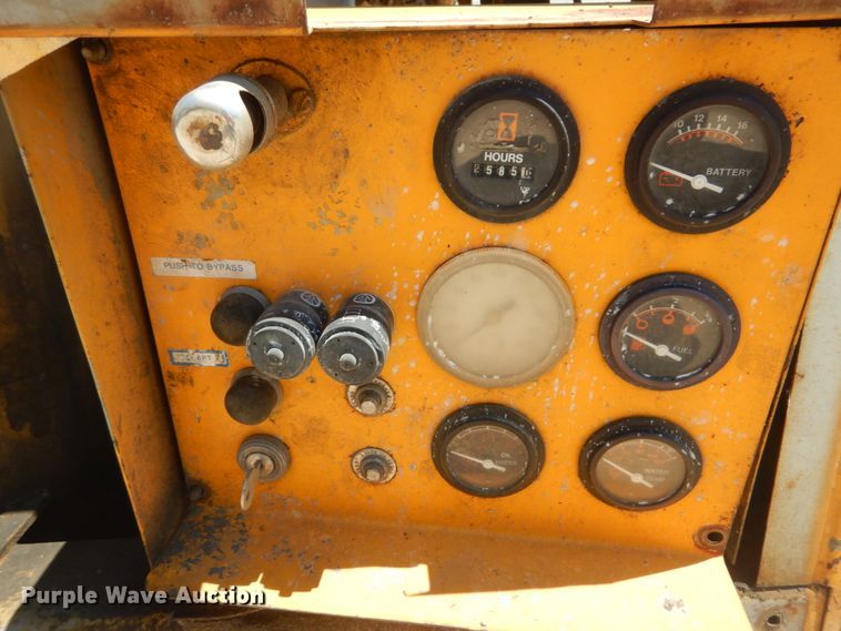 image for item IT9191 1991 Leroi Dresser 185  air compressor