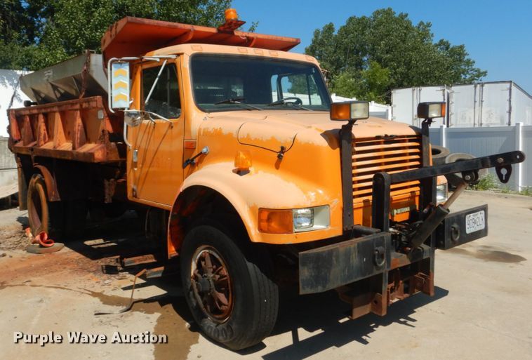 image for item IT9192 1993 International 4900  dump truck