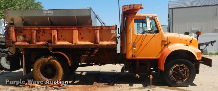 image for item IT9192 1993 International 4900  dump truck