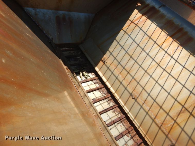 image for item IT9192 1993 International 4900  dump truck