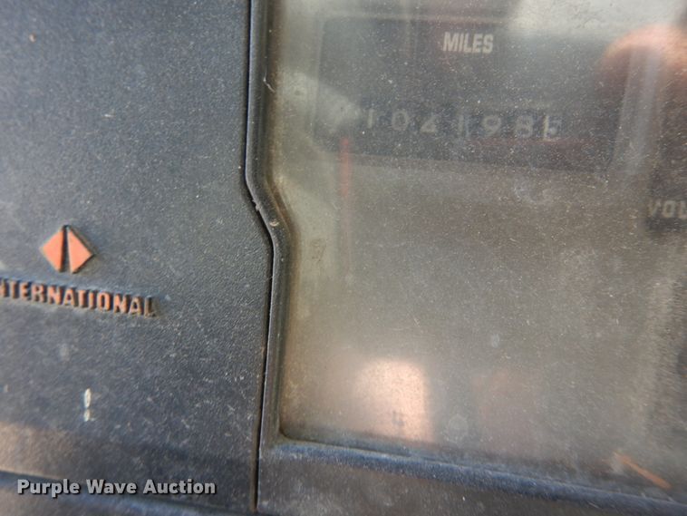 image for item IT9192 1993 International 4900  dump truck