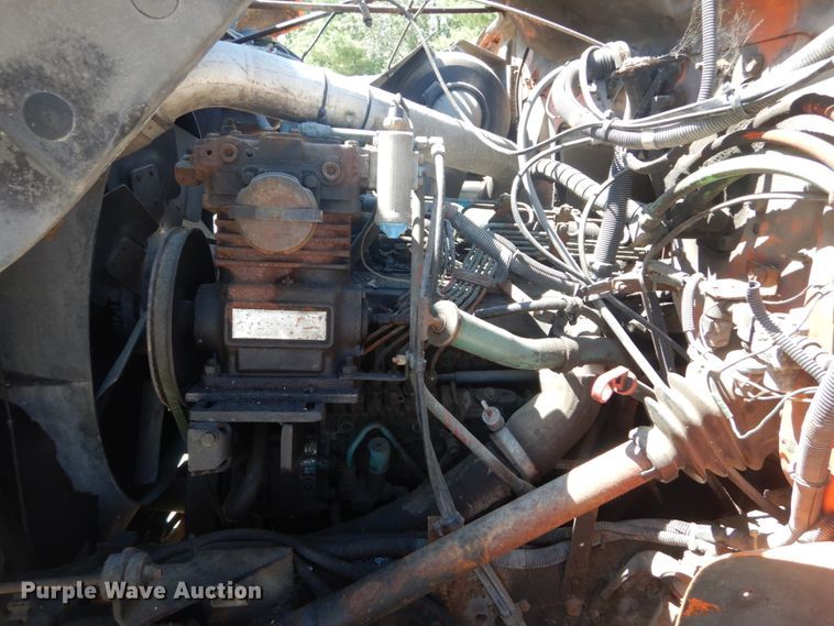 image for item IT9192 1993 International 4900  dump truck