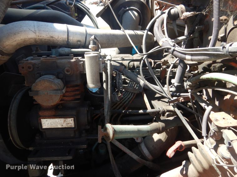 image for item IT9192 1993 International 4900  dump truck