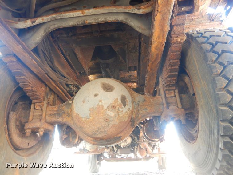 image for item IT9192 1993 International 4900  dump truck