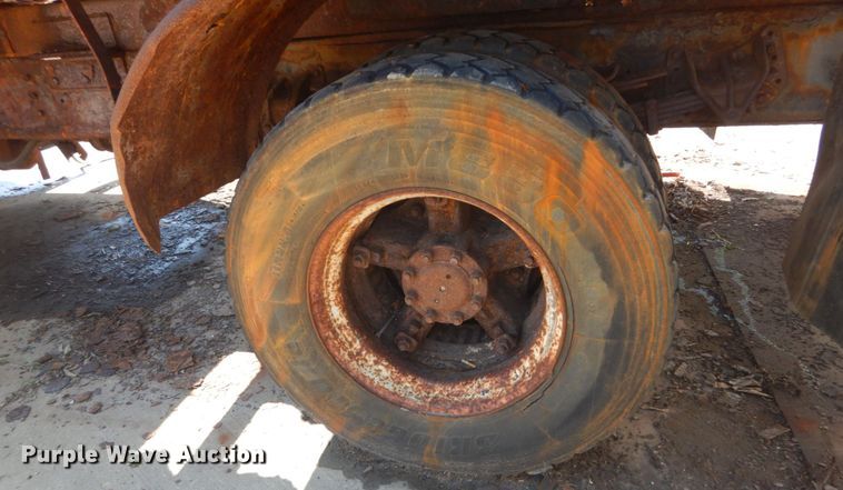 image for item IT9192 1993 International 4900  dump truck