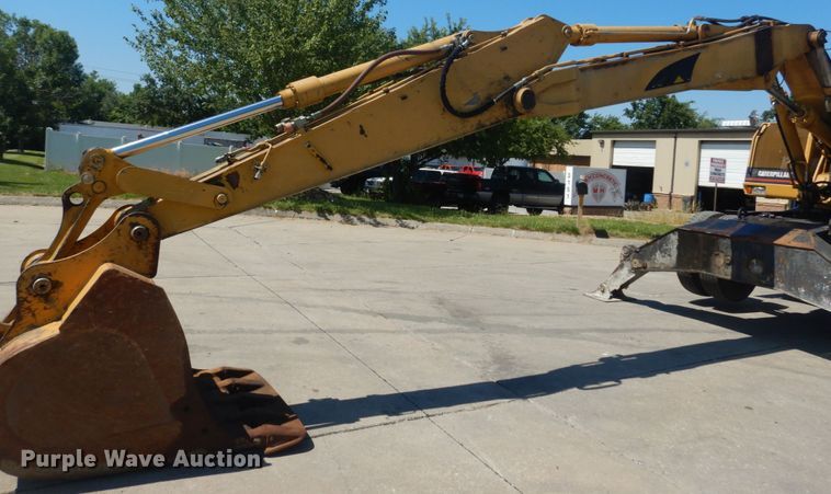 image for item IT9194 2001 Caterpillar M315  excavator