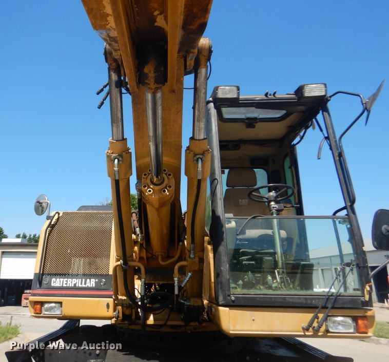 image for item IT9194 2001 Caterpillar M315  excavator