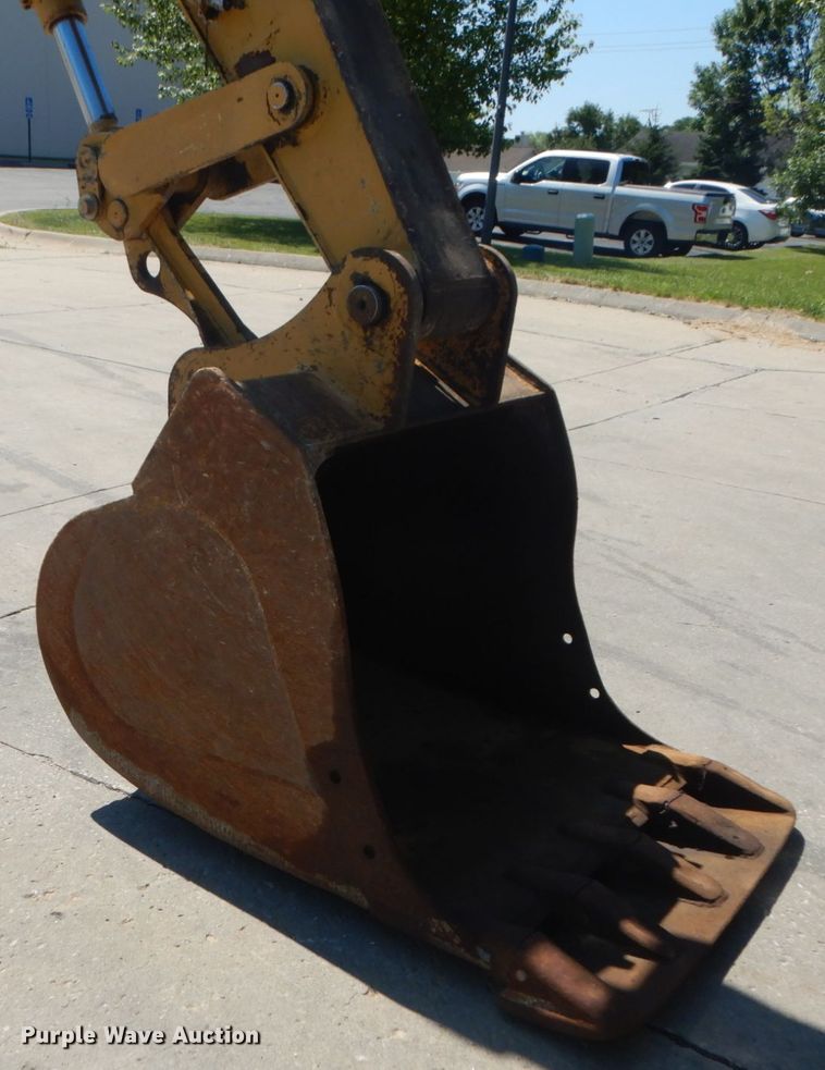 image for item IT9194 2001 Caterpillar M315  excavator